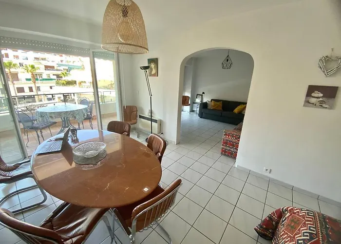 Flat In Juan